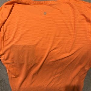 Lululemon workout shirt